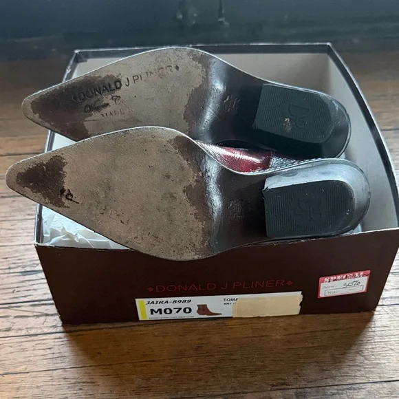 Donald J. Pliner Pointed Toe Ankle Boots in Deep Burgundy - Picture 4 of 7